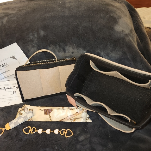 Louis Vuitton Speedy 25 - Picture 2 of 11